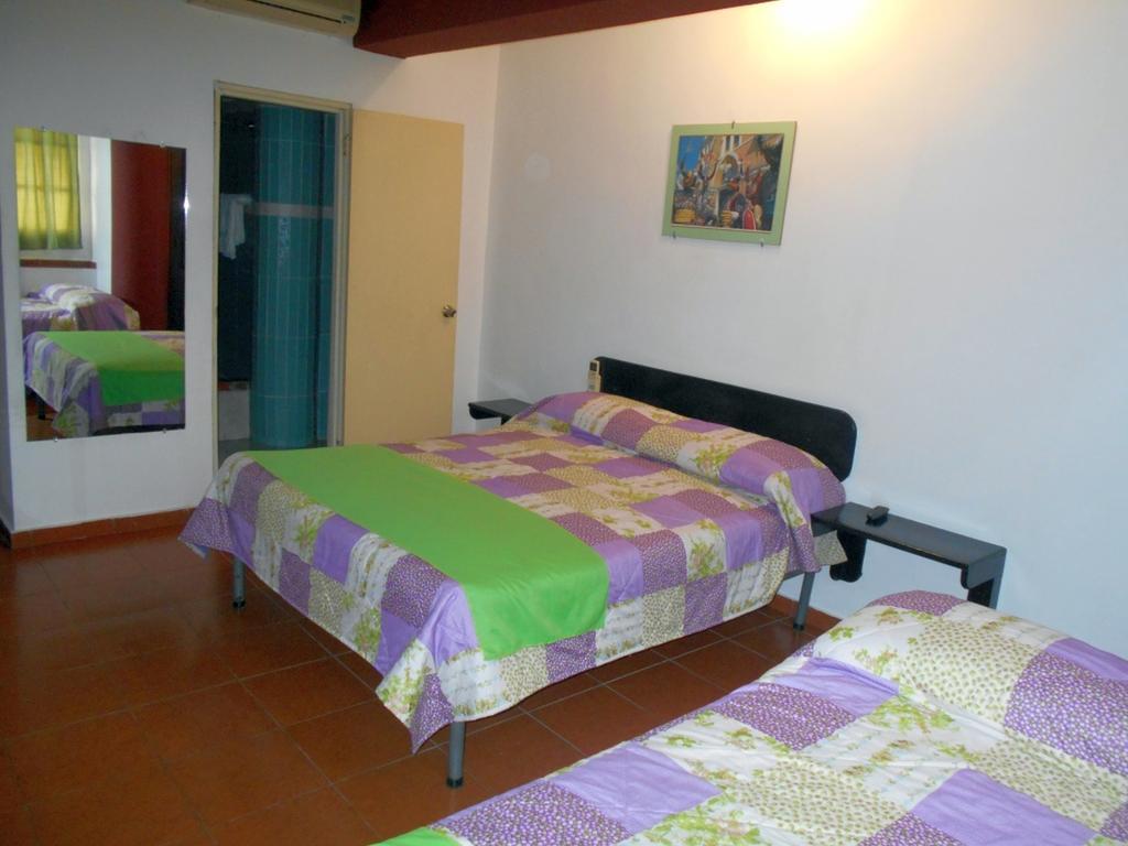Hostal Condo-Parque Santo Domingo Luaran gambar