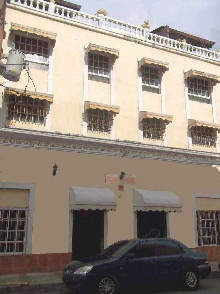 Hostal Condo-Parque Santo Domingo Luaran gambar