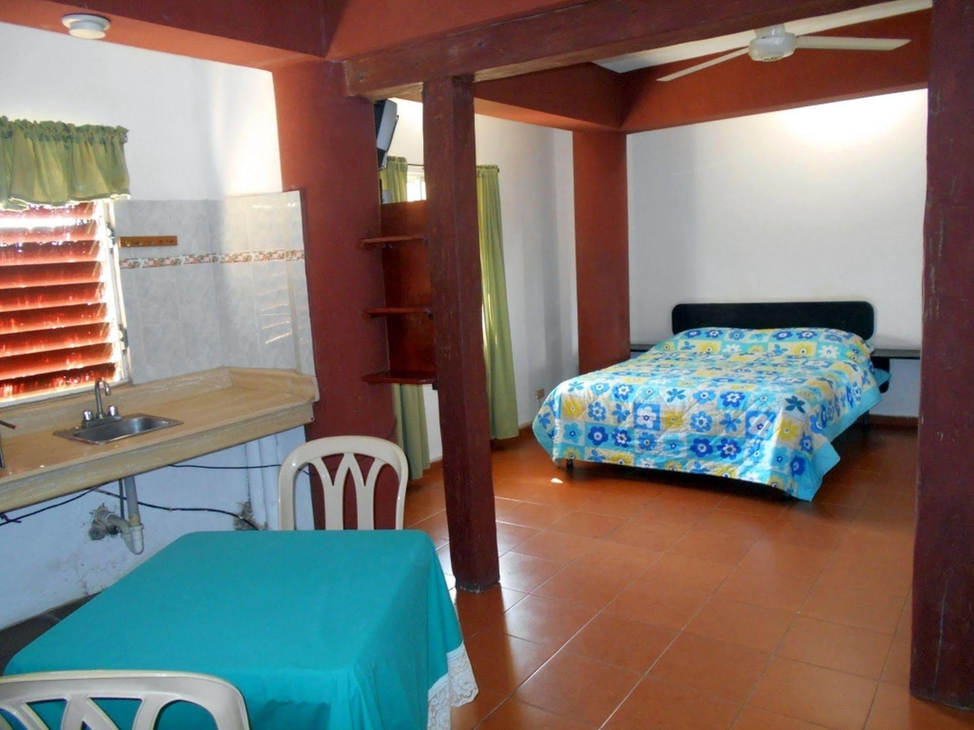 Hostal Condo-Parque Santo Domingo Luaran gambar
