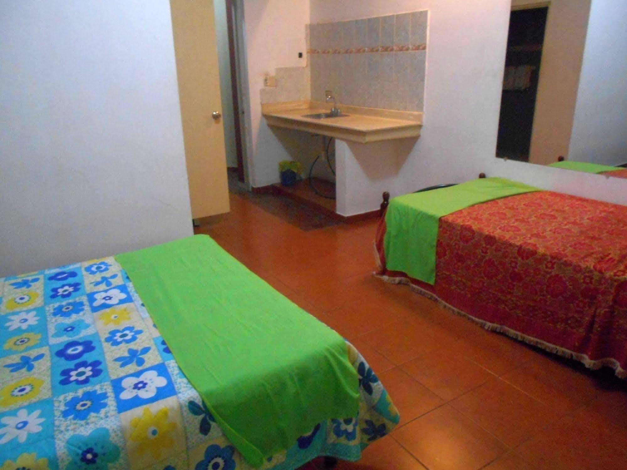 Hostal Condo-Parque Santo Domingo Luaran gambar