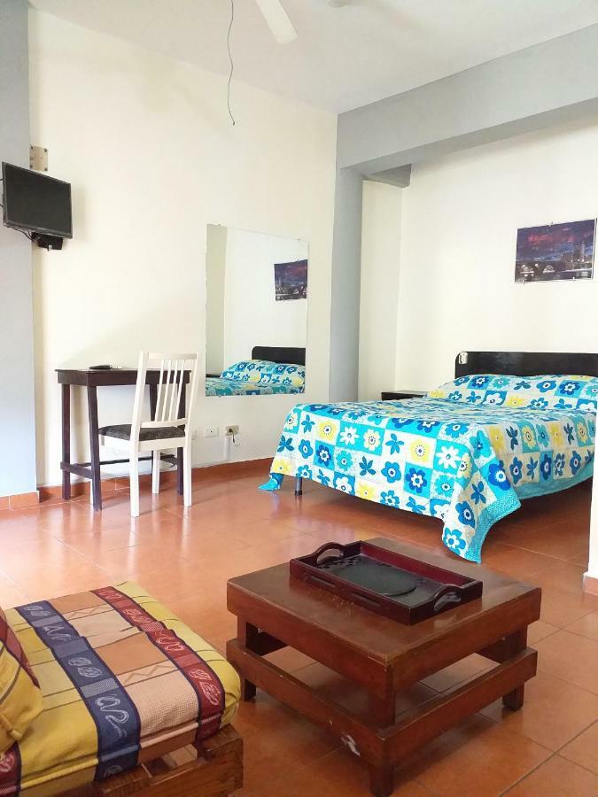 Hostal Condo-Parque Santo Domingo Luaran gambar